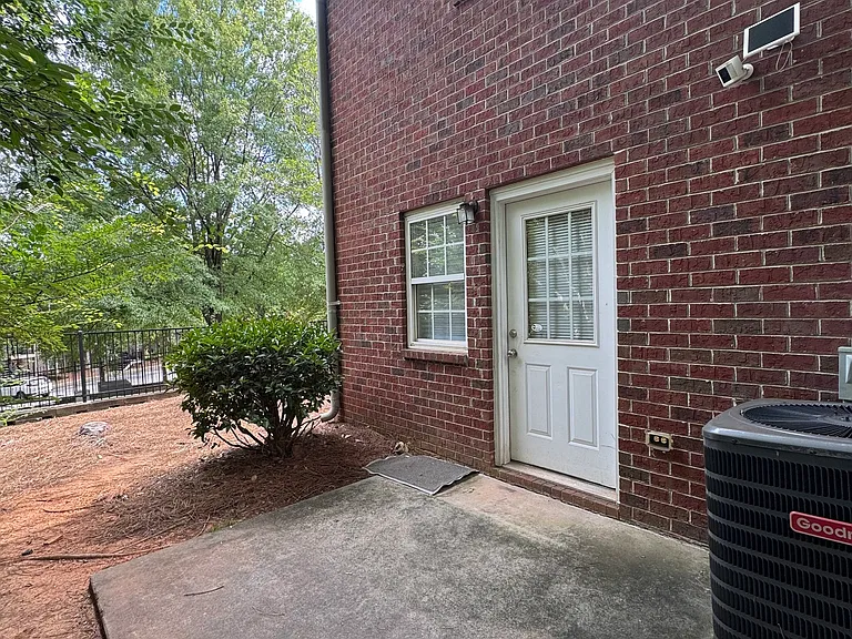460 Barnett Shoals Rd #F6 — Photo 15