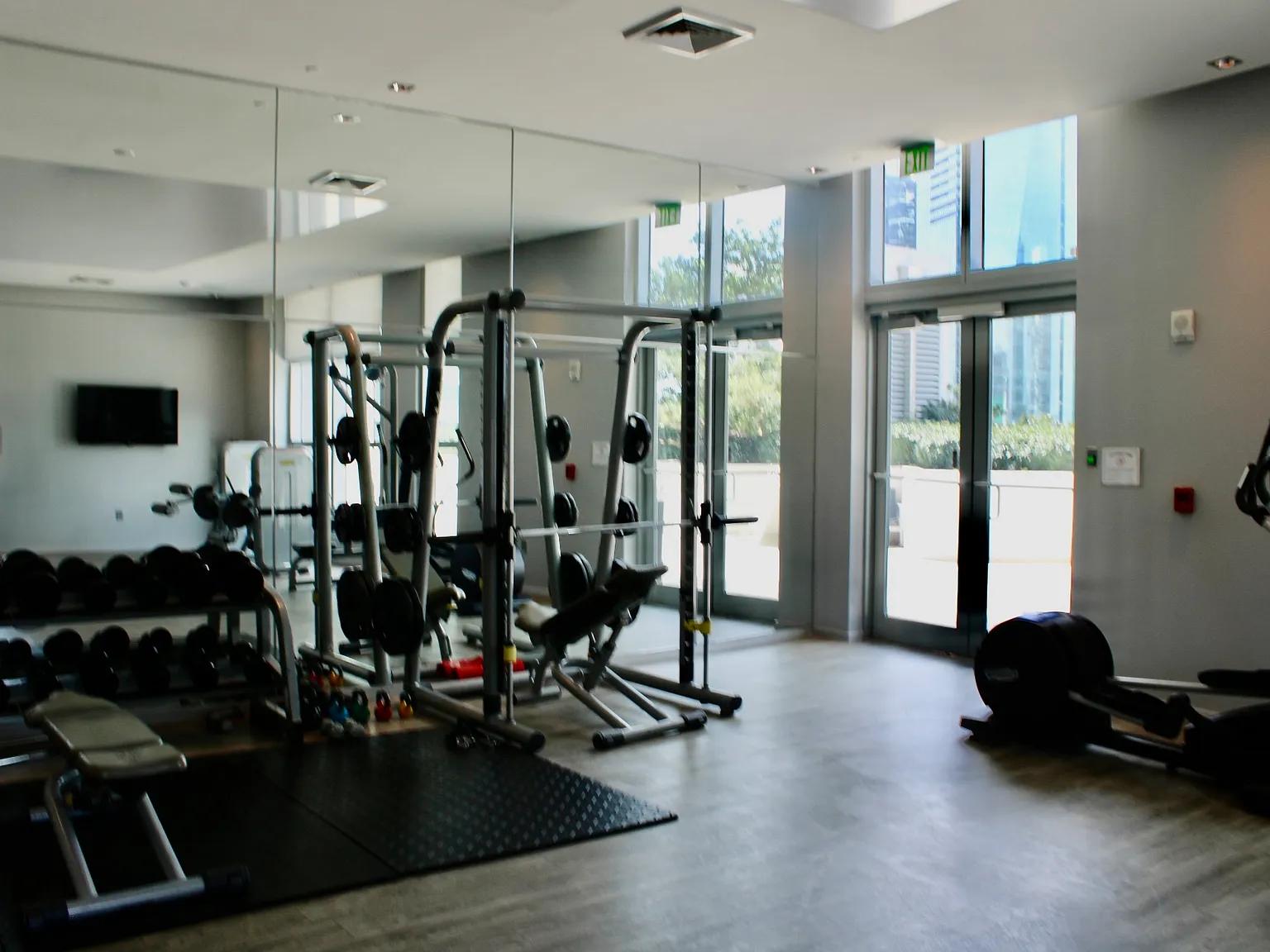 2 bed, 921 sqft, $4,600 — Photo 2