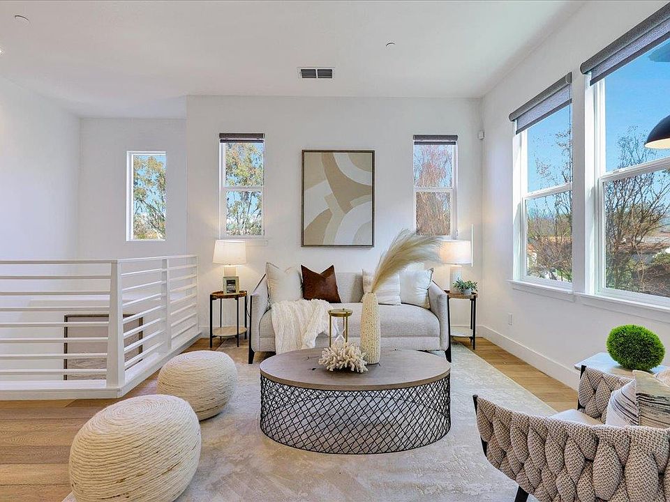 1st image of 2423 Stearman Ln Unit 7