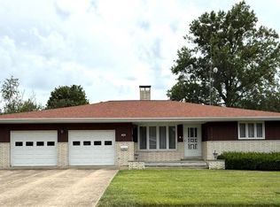 506 W Monmouth St, Abingdon, IL 61410