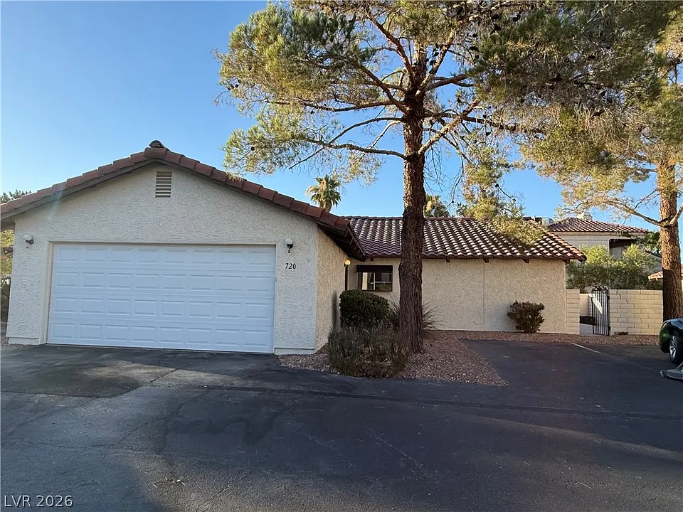 720 Sea Pines Ln