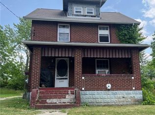 1099 Sherman Ave, Sharon, PA 16146