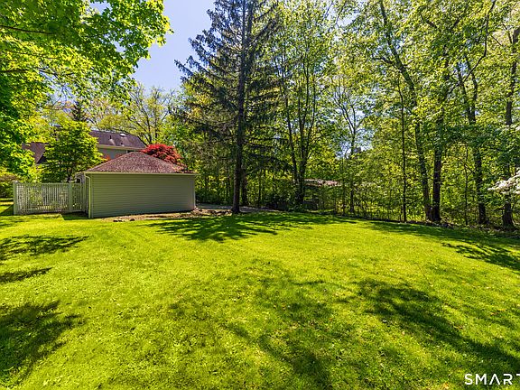 2nd image of 401 Jelliff Mill Road