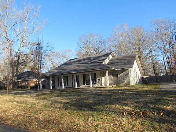 2nd image of 109 Greenbriar Cir
