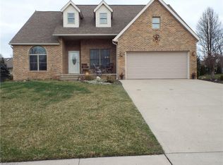 2427 Queensbury Rd, Alliance, OH 44601