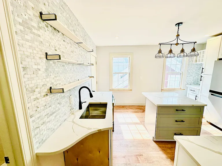 78 Arnold St #2 — Photo 2