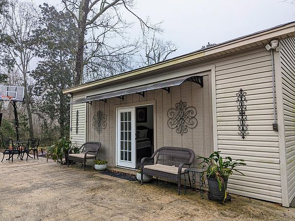 2nd image of 170 E Pearl Dr #A