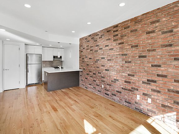 3rd image of 672 Halsey St #3R