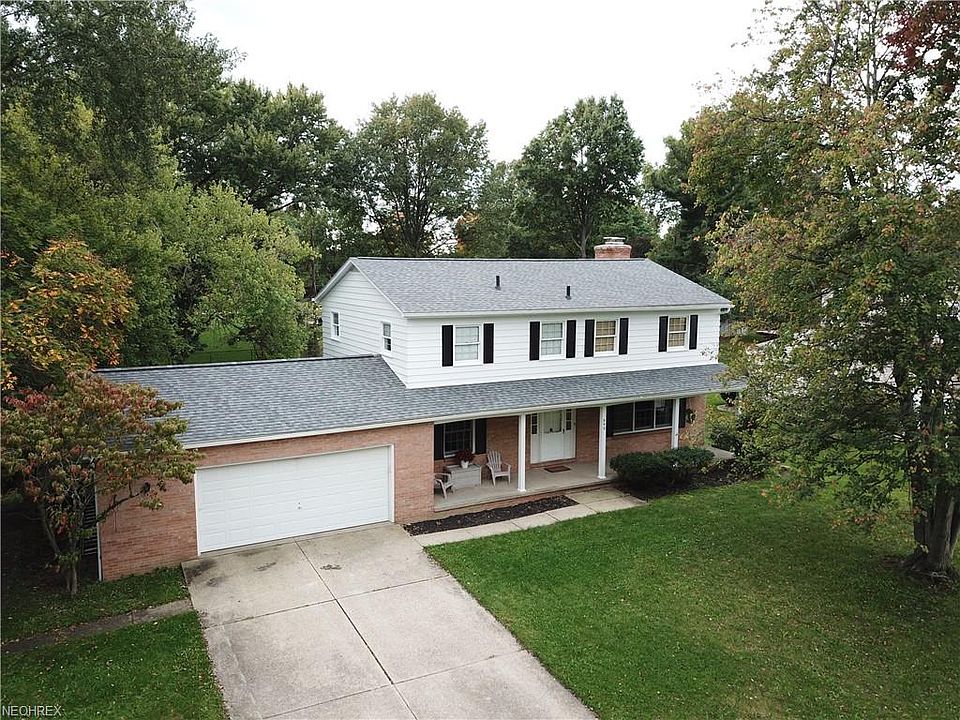 1st image of 698 Brookpark Dr