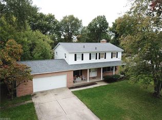 698 Brookpark Dr, Cuyahoga Falls, OH 44223