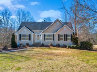 31 Beacon Dr, Maysville, GA 30558