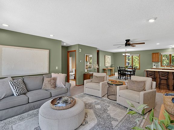 4th image of 5025 Karen Dr #206