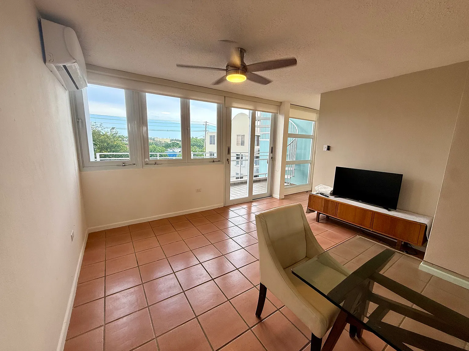 3 bed, 1525 sqft, $2,000 — Photo 3