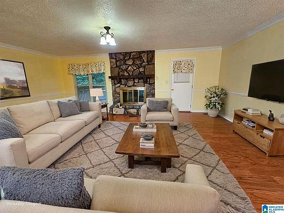 2nd image of 2448 Tracy Ln