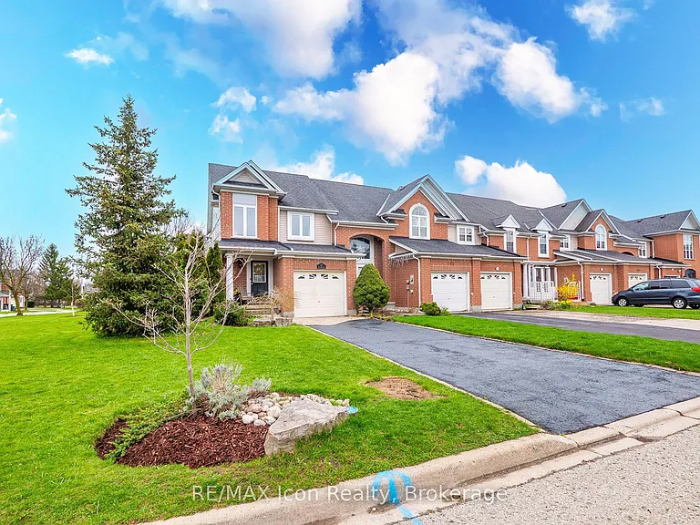 537 Beaver Creek Cres — Photo 4