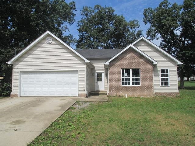 1st image of 115 Whispering Oaks Dr