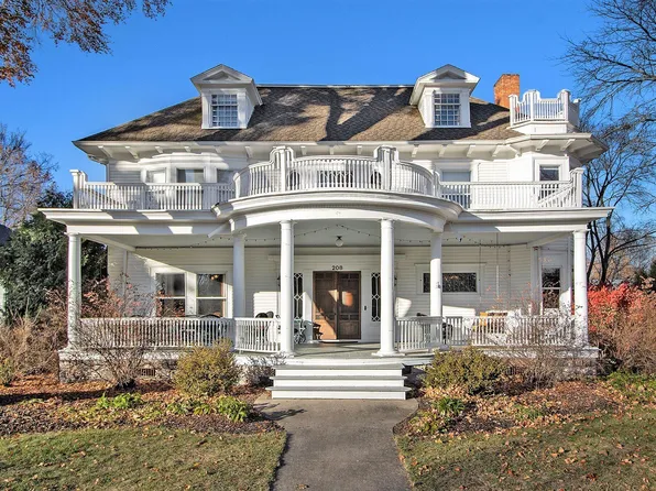 208 W Prospect St, Marshall, MI 49068