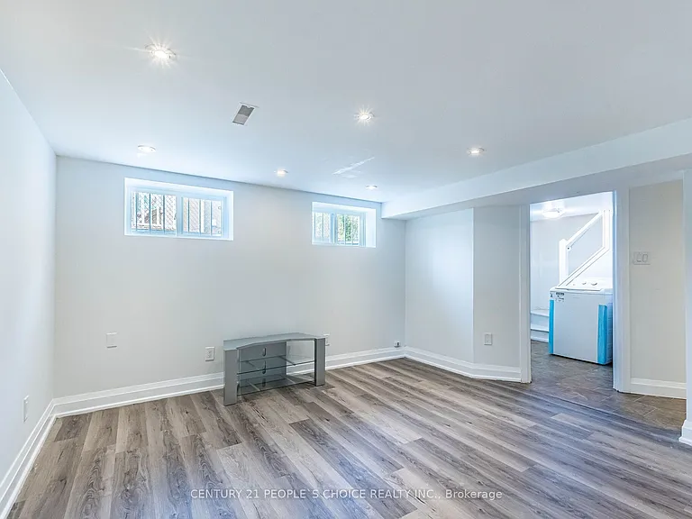 39 Meadowland Dr — Photo 25