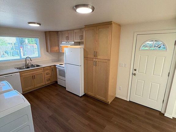 4th image of 997 NW Hayes Ave
