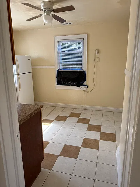 2 bed, 800 sqft, $1,200 — Photo 3