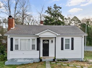 623 1st St SE, Hickory, NC 28602