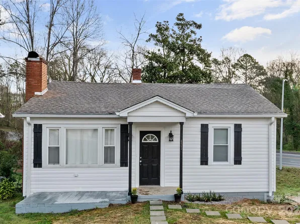 623 1st St SE, Hickory, NC 28602