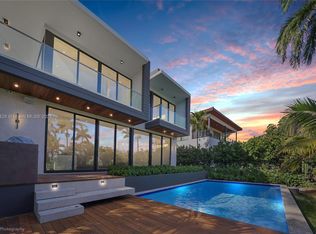 5825 Alton Rd, Miami Beach, FL 33140