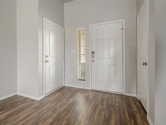 2nd image of 606 Heritage Dr