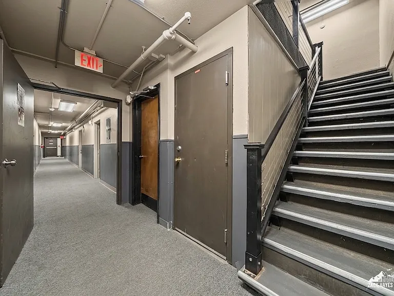 618 Gambell St #11 — Photo 47