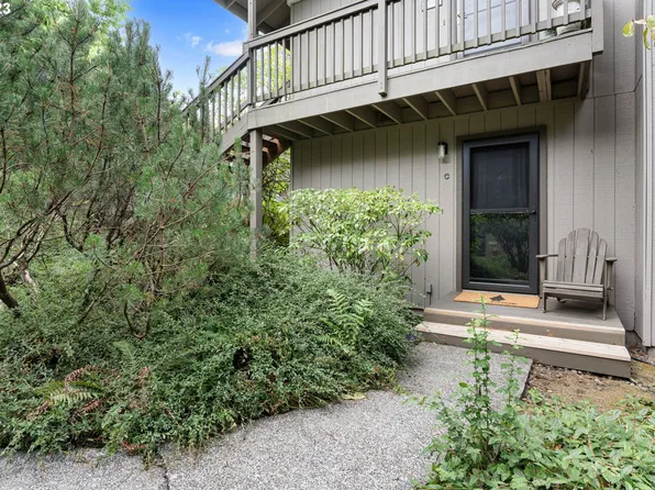 7512 SW Barnes Rd Unit C, Portland, OR 97225