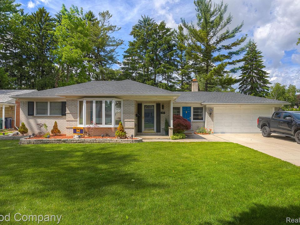 1st image of 341 Woodlawn Ave