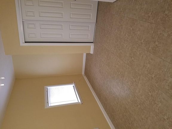 3rd image of 3840 Jasmine St