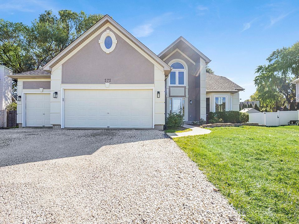 1st image of 575 Warbler Dr
