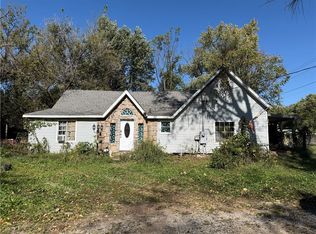 515 2nd Ave SW, Gravette, AR 72736