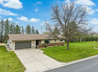 1820 Knollwood Dr, Fairmont, MN 56031