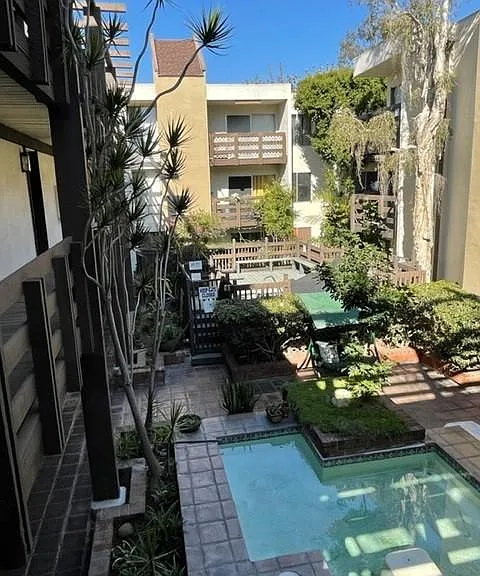 320 S Ardmore Ave #209 — Photo 3