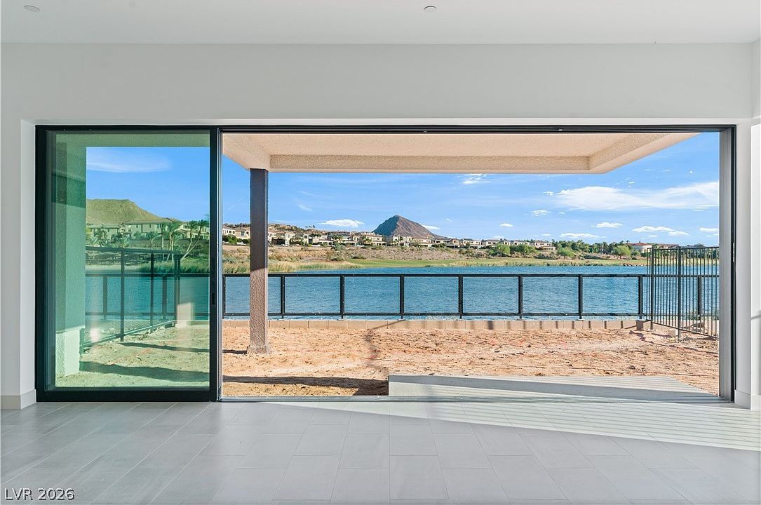 66 Lakefront Dr