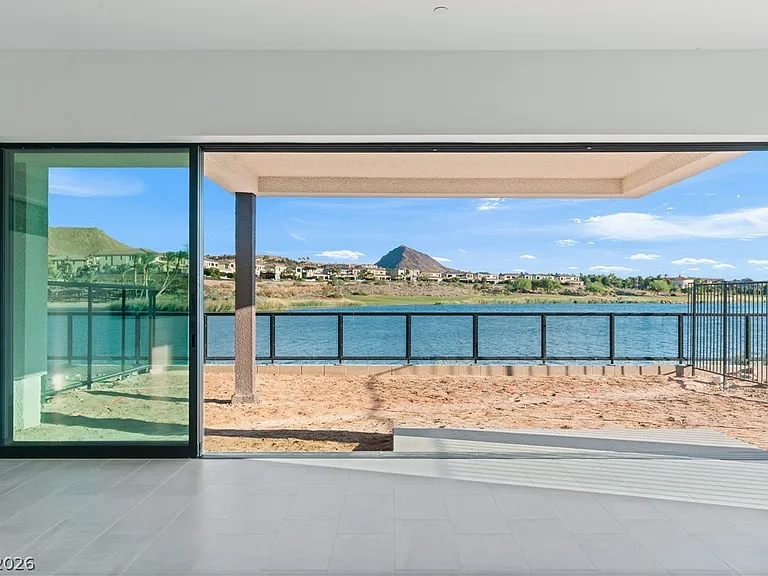 66 Lakefront Dr — Photo 1