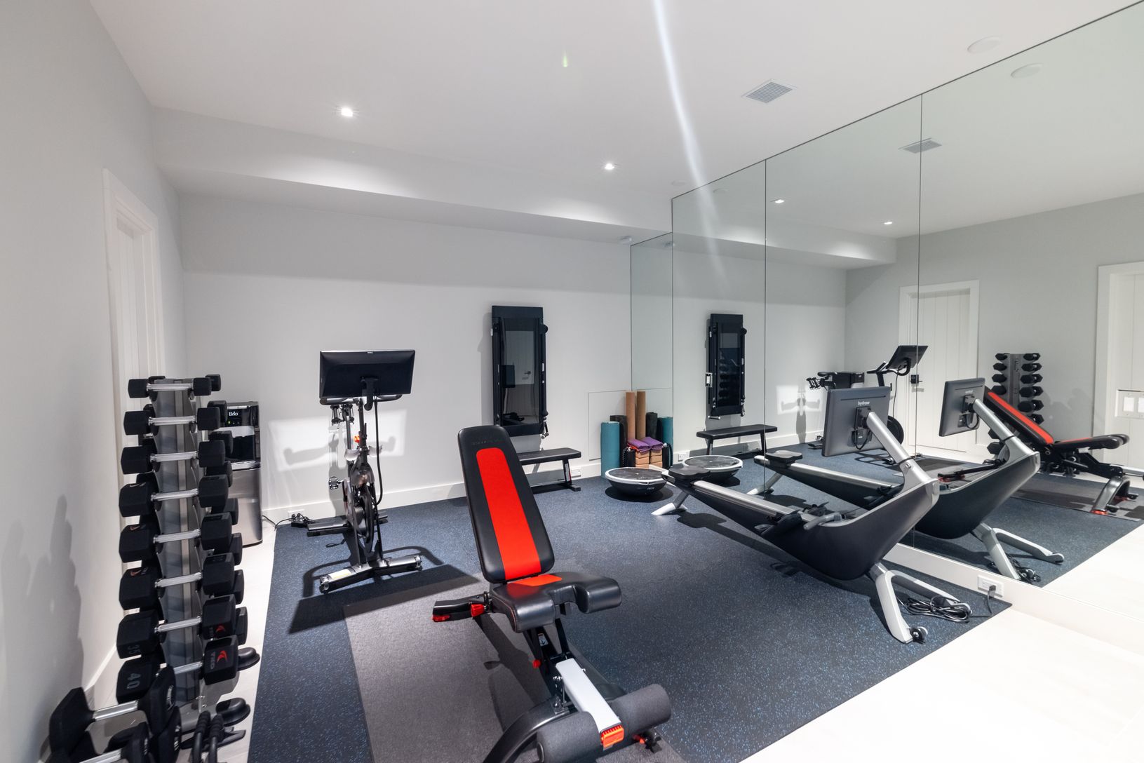  Fully Equipped gym with bath