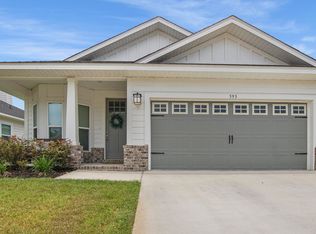 593 Riverwalk Cir, Freeport, FL 32439