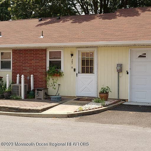 1st image of 387B Chatham Court