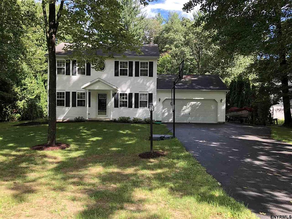 1st image of 30 Dandelion Dr