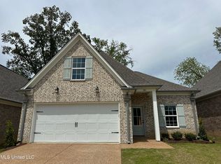 308 Flower Garden Dr, Southaven, MS 38671