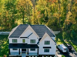 7 Steeple View Dr, Loudonville, NY 12211
