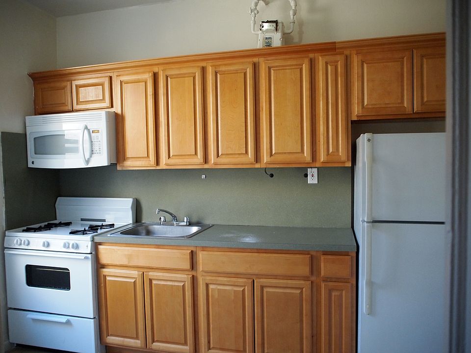 2nd image of 609 W 188th St APT 1A