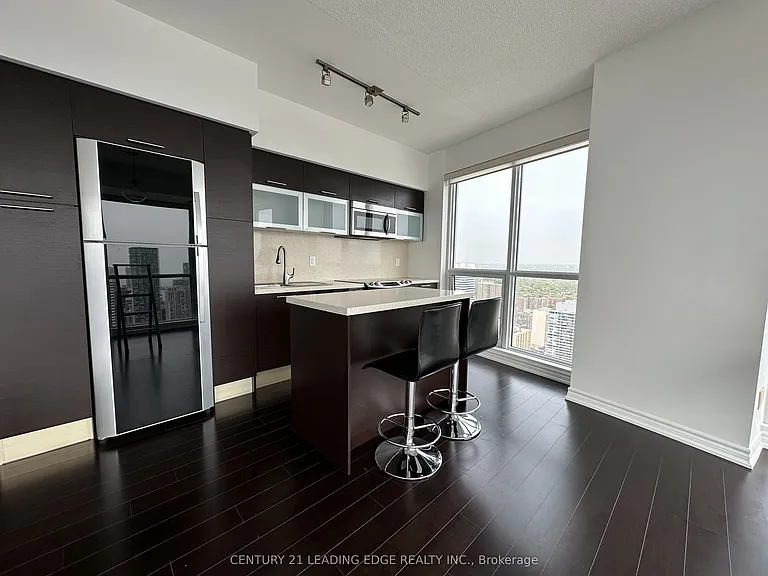 386 Yonge St #4607 — Photo 4