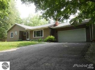 4620 Blue Cedar Dr, Mount Pleasant, MI 48858