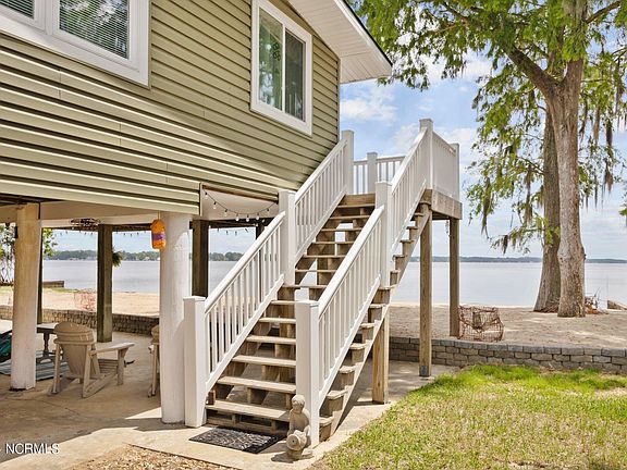 2nd image of 890 E Bayside Drive