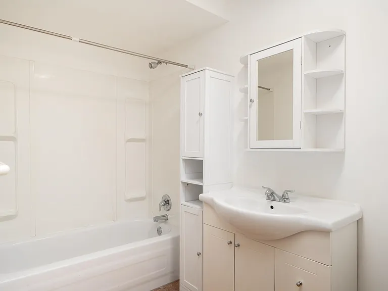 2596 Oak St #2 — Photo 12