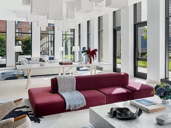 3rd image of 15 W 61st St #3I